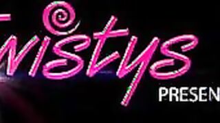 Aiden Ashley & Tegan Summers lesbian sex