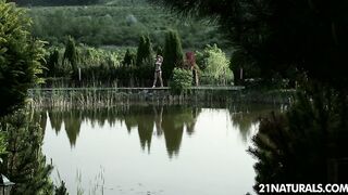 babe naked rubbing her tist