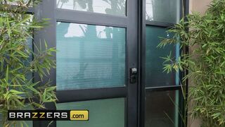 Hot And Mean - Gia Dimarco Katrina Jade - Shes Not What