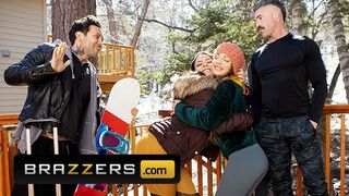 Brazzers - Busty Babe Abigail Mac Fucked Hard By Small Hands In The Snow