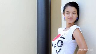 WOWGIRLS – HOT Inez is a Girl with a Cute Face and Hot Body