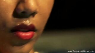 Remove Your Dress And Seduxe Your Man While dancing