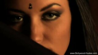 Her Exotic Beauty Shines Through The Night To Feel Good