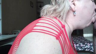 girlfriend loves to suck dick and take cum in her mouth