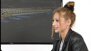 Junge Rothaarige ist spermasuechtig