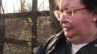 Mature and horny woman gets fucked in the woods