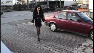 Mutti ist bei der Massage