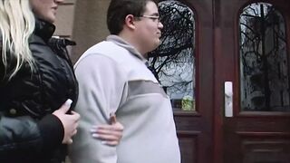 Blonde slut goes on tinder date to get laid!