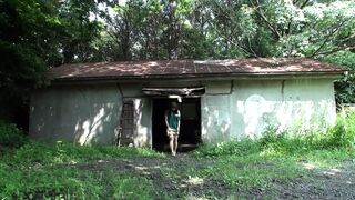 BABE MOANS AS SHE BOUNCES PUSSY ON A MASSIVE COCK