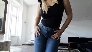 I'm peeing on a glass table