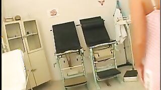 Sexy Babe Clinic Pussy Tease