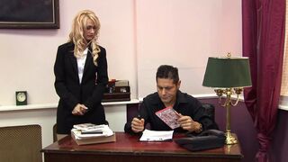 beim einstellungs gespraech gefingert und gefickt