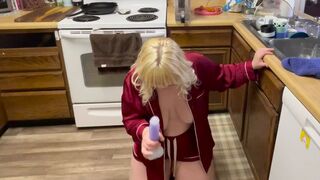 Kitchen blowjob, bend that fat ass over the counter and fuck her juicy pussy, Hurry before you are caught! V178