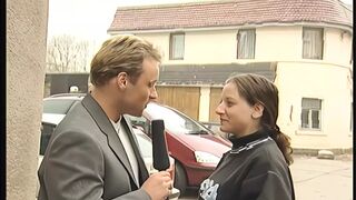 Brunette 24 jahre mit dicken titten sitzt im casting und will schwanz