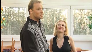 Sex fuer die stelle als aushilfe! Teen vom boss gefickt!