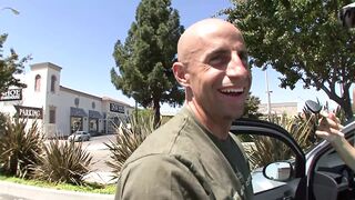 Sis Sinz bruna si fa scopare e sborrare sulle sue tettone