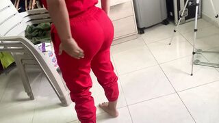 I surprise my stepsister changing her clothes