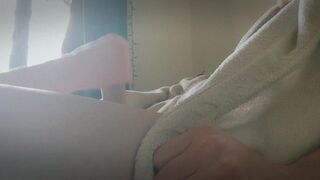 Neighbour's daughter gave me a handjob