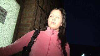 Rasierte Muschi selbst gefingert und mit dem Dildo befriedigt