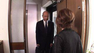 Japanese housewife banged by her husband and his friends!