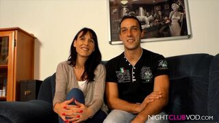 Geile MILF wird vom Nachbarn gepoppt