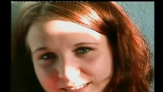 Curvy Teen dreht ihren ersten eigenen Pornofilm zu Hause