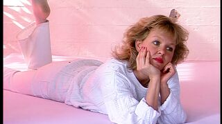 Neu in der Pornoszene Milf mit Dildo Retro