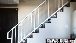 Mofos - Pervs On Patrol - Leah Gotti - Hot Teen Plays