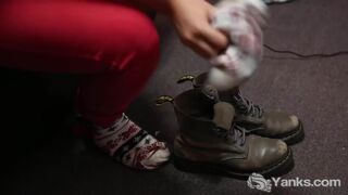 Yanks Cutie Tara B. Masturbates