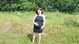 I show off in the middle of nature