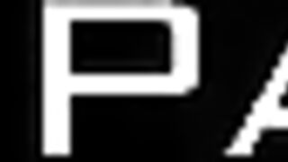 India Worships Leah Parkers Size 6 Feet and Returns the Favor