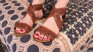 Hot Alt Babe Works That Cock With Her Mouth, Pussy, and Feet