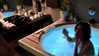 Amateur Couple Fucking in the Hot Tub