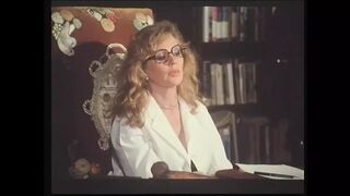 LA DOTTORESSA PRIVATA (scene #01) - (original version in