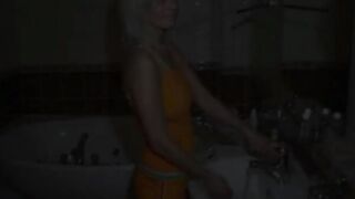 Blondie takes a shower