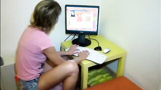 Slurping pussy needs cock