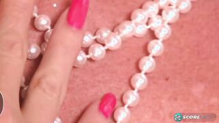 Annette Fucks, Hubby Watches