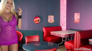 Nikita Dildos herself in the Diner
