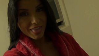 Romi Rain takes a bath