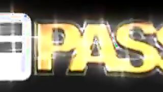 Facial cumshot for naked massage girl