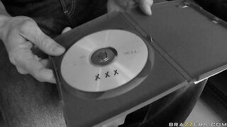 Kitty Bella fucked in her pussy