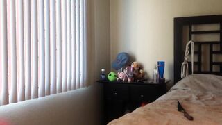 amateur girl puts on fetish show