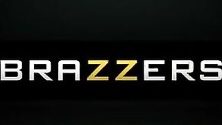 Britney Amber & Yurizan Beltran group sex