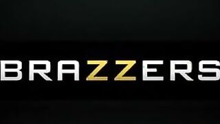 Brooklyn Chase & Shawna Lenee fucked in group orgy